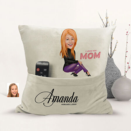 BK Gift Kişiye Özel Anne Karikatür Tasarımlı Organizer Kumanda ve Atıştırmalık Cepli Sarı Kırlent Ya