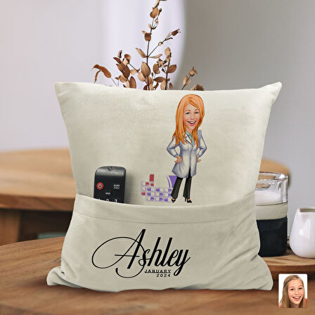 BK Gift Kişiye Özel Eczacı Karikatür Tasarımlı Organizer Kumanda ve Atıştırmalık Cepli Sarı Kırlent 