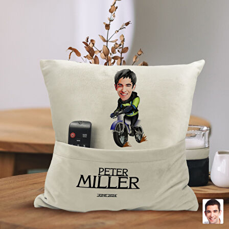 BK Gift Kişiye Özel Motorcu Karikatür Tasarımlı Organizer Kumanda ve Atıştırmalık Cepli Sarı Kırlent