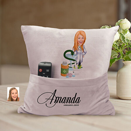 BK Gift Kişiye Özel Eczacı Karikatür Tasarımlı Organizer Kumanda ve Atıştırmalık Cepli Pembe Kırlent