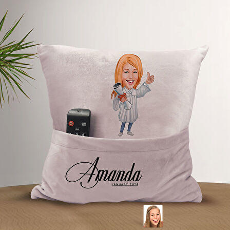 BK Gift Kişiye Özel Mezun Karikatür Tasarımlı Organizer Kumanda ve Atıştırmalık Cepli Pembe Kırlent 