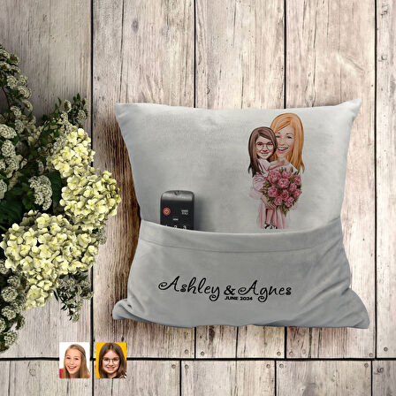 BK Gift Kişiye Özel Anne Kız Karikatür Tasarımlı Organizer Kumanda ve Atıştırmalık Cepli Gri Kırlent