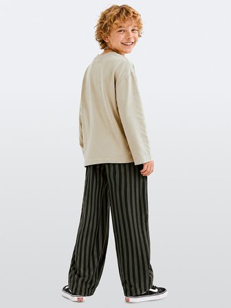 Erkek Çocuk Takım Oversize Tişört - Çizgili Dokuma Gabardin Pantolon (5-10 Yaş)