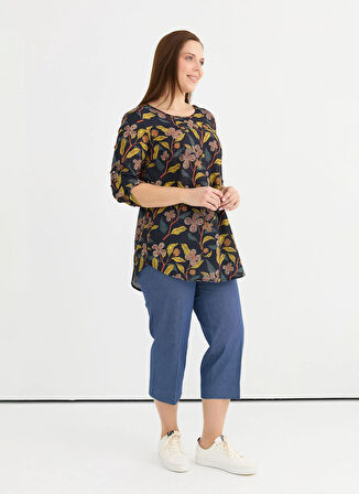 Selen Yuvarlak Yaka Çiçek Desenli Siyah Kadın Bluz 25YSL8032-BB