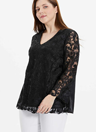 Selen V Yaka Güpür Siyah Kadın Bluz 25YSL8046-BB