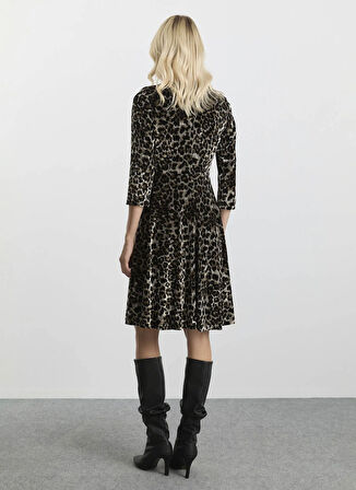 Selen V Yaka Leopar Desenli Siyah Standart Kadın Elbise 25KSL7701