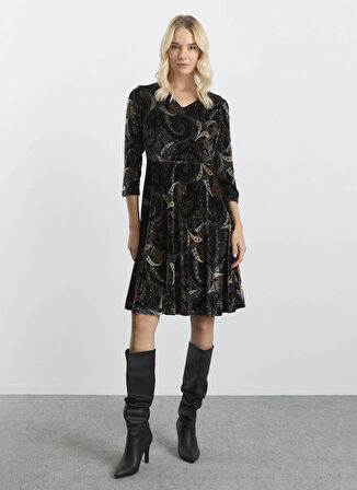 Selen V Yaka Desenli Siyah Standart Kadın Elbise 25KSL7702