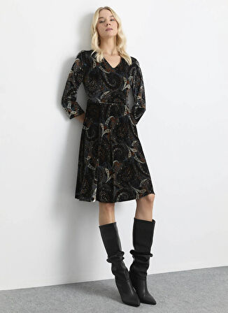 Selen V Yaka Desenli Siyah Standart Kadın Elbise 25KSL7702