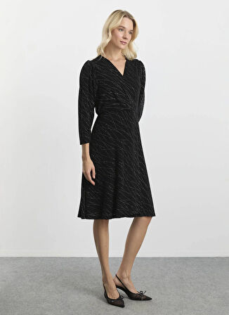 Selen Kruvaze Yaka Simli Siyah Standart Kadın Elbise 25KSL7704