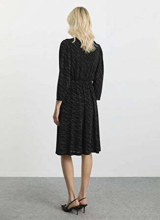 Selen Kruvaze Yaka Simli Siyah Standart Kadın Elbise 25KSL7704