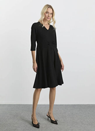 Selen V Yaka Düz Siyah Standart Kadın Elbise 25KSL7709