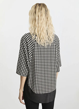 Selen Degaje Yaka Kaz Ayağı Desenli Siyah Kadın Bluz 25KSL8228