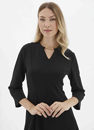 Selen V Yaka Düz Siyah Standart Kadın Elbise 25KSL7714