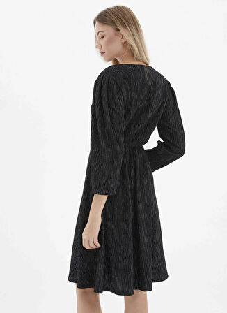 Selen Kruvaze Yaka Simli Siyah Standart Kadın Elbise 25KSL7717