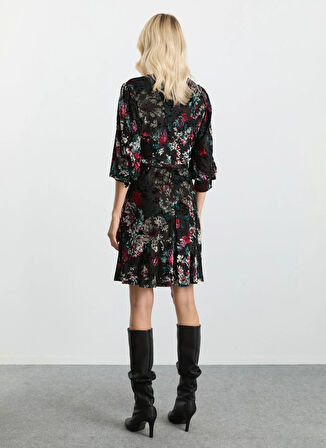 Selen V Yaka Desenli Siyah Standart Kadın Elbise 25KSL7720