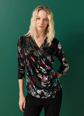 Selen Kruvaze Yaka Çiçek Desenli Siyah Kadın Bluz 25KSL8277