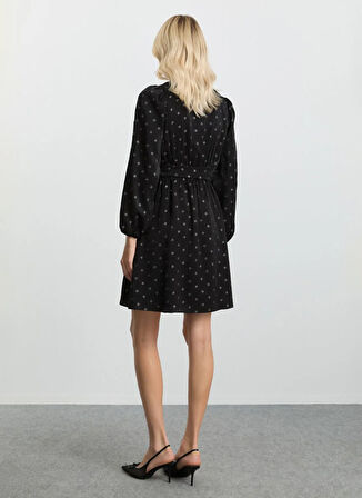 Selen Kruvaze Yaka Çiçek Desenli Siyah Standart Kadın Elbise 25KSL7722