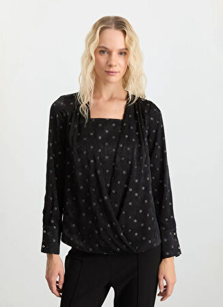 Selen Kruvaze Yaka Çiçek Desenli Siyah Kadın Bluz 25KSL8280