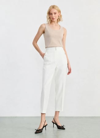 Selen Beyaz Kadın Boru Paça Pantolon 26YSL5624