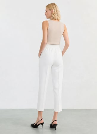 Selen Beyaz Kadın Boru Paça Pantolon 26YSL5624
