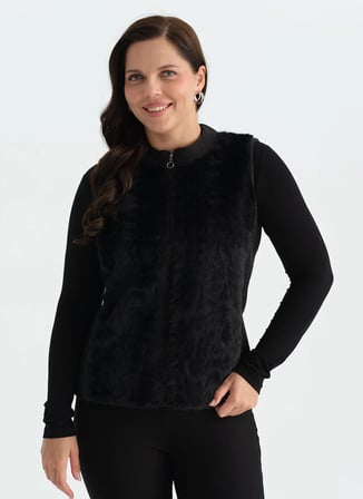 Selen Yelek, 42, Siyah