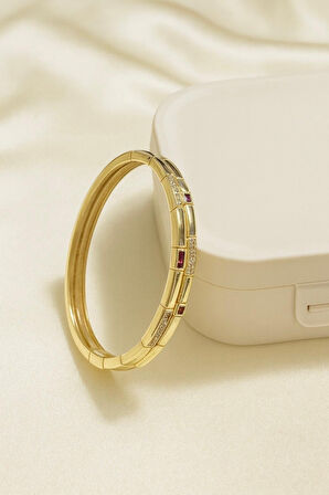 Altın Renginde Pembe ve Beyaz Taşlı Zarif Bileklik – Işıltılı ve Şık Tasarım