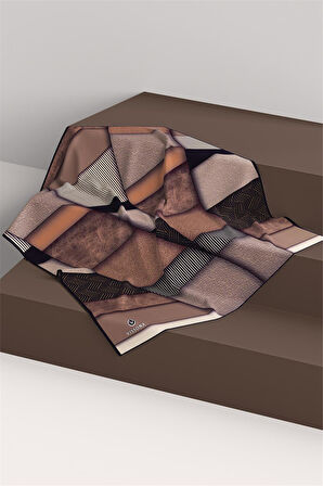 %100 Twill İpek Dokulu ve Geometrik Desenli Bej - Kahverengi Renkli 90x90 Eşarp Dikim Şekli : El Dikişi