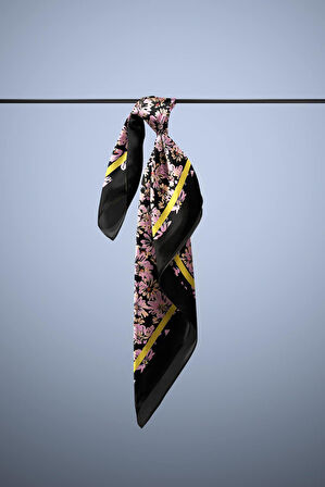 D12 Kadın Pembe Çiçek Desenli 50x50 Bandana