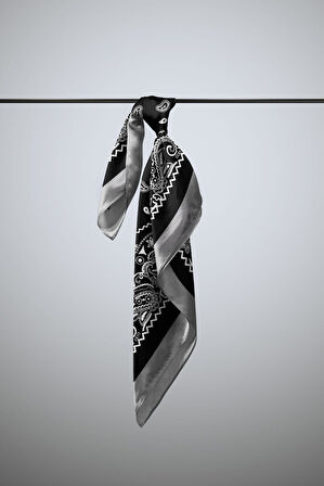 B17 Kadın Siyah Beyaz Şal Desenli 50x50 Bandana