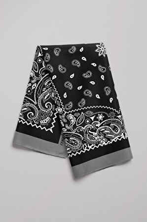 B17 Kadın Siyah Beyaz Şal Desenli 50x50 Bandana