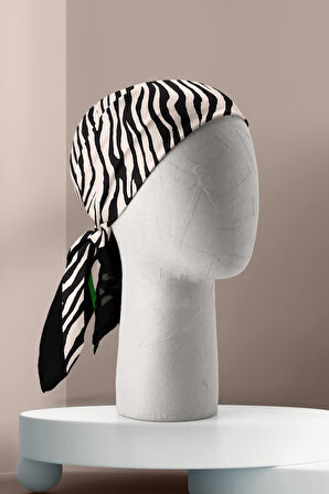 Kadın Siyah Beyaz Zebra Desenli 50x50 Bandana HYL DG01282-22