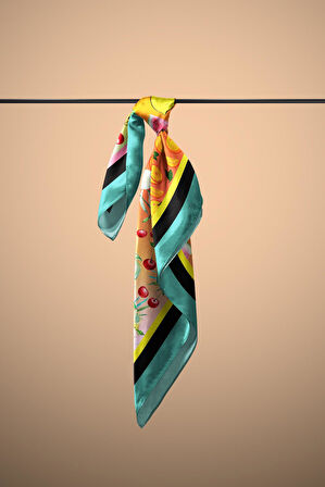G59 Kadın Kırmızı Fruits Desenli 50x50 Bandana DG01456-22