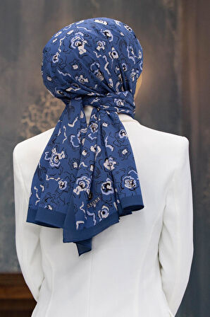 LÜKS MEDİNE İPEĞİ ÇİÇEKLİ İNDİGO - BEBE MAVİ RENKLİ 75X195 KIRIŞMAZ ŞAL MOSS KREP DİKİŞ TİPİ İTALYAN DİKİŞLİ