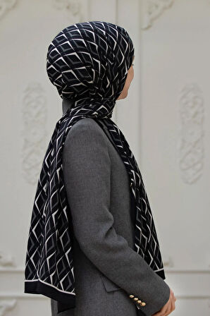 LÜKS MEDİNE İPEĞİ GEOMETRİK DESENLİ SİYAH - KREM RENKLİ 75X195 KIRIŞMAZ ŞAL MOSS KREP DİKİŞ TİPİ İTALYAN DİKİŞLİ