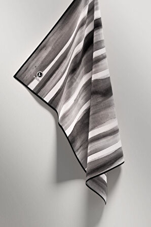 Twill Suluboya Çizgi Desenli Siyah - Beyaz Renkli 90x90 Eşarp (İpek İçermez) Kenar Dikiş Şekli El Dikişli