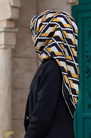 Kristal Geometrik Desenli Siyah - Gold Renkli 90x90 Eşarp (İpek İçermez) Dikim Şekli : El Dikişi