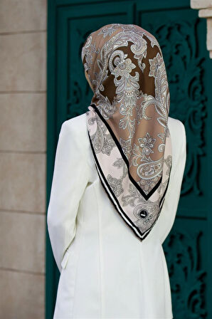 Kristal Şal Desenli Bej Renkli 90x90 Eşarp (İpek İçermez) Kenar Dikiş Şekli El Dikişli