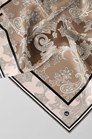 Kristal Şal Desenli Bej Renkli 90x90 Eşarp (İpek İçermez) Kenar Dikiş Şekli El Dikişli