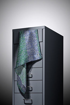 %100 Twill İpek Dokulu Desen Saks - Zümrüt Yeşili Renkli 90x90 Eşarp Kenar Dikiş Şekli El Dikişli