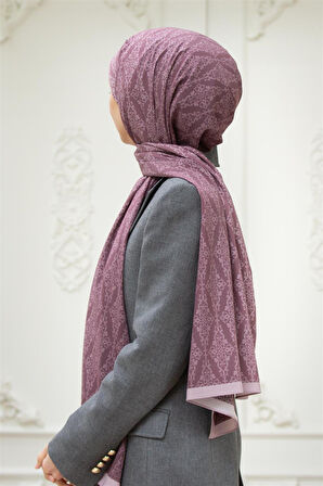 LÜKS MEDİNE İPEĞİ BAROK DESENLİ PUDRA RENKLİ KIRIŞMAZ ŞAL MOSS KREP DİKİŞ TİPİ İTALYAN DİKİŞLİ