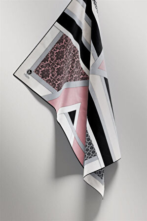 Twill Geometrik Barok Desenli Pudra - Gri Renkli 90x90 Eşarp (İpek İçermez) Kenar Dikiş Şekli El Dikişli