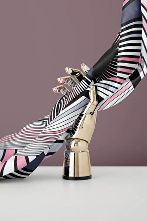 %100 Twill İpek Okyanus Dalgası Desenli Pudra - Gri Renkli 90x90 Eşarp Kenar Dikiş Şekli El Dikişli