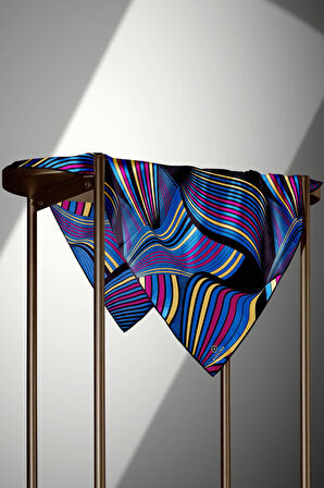 %100 Twill İpek Okyanus Dalgası Desenli İndigo - Fuşya Renkli 90x90 Eşarp Kenar Dikiş Şekli El Dikişli