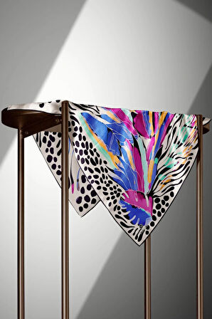 %100 Twill İpek Amazon Desenli Saks - Fuşya Renkli 90x90 Eşarp Kenar Dikiş Şekli El Dikişli