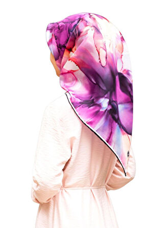 %100 Twill İpek Batik Çiçek Desenli Mürdüm - İndigol Renkli 90x90 Eşarp Kenar Dikiş Şekli El Dikişli