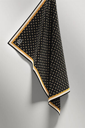 Twill Monogram Desenli Siyah - Gold Renkli 90x90 Eşarp (İpek İçermez) Kenar Dikiş Şekli El Dikişli