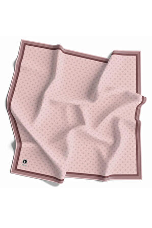 Twill Monogram Desenli Pudra Renkli 90x90 Eşarp (İpek İçermez) Kenar Dikiş Şekli El Dikişli