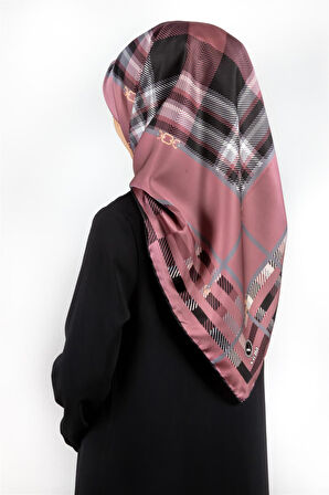 Twill Kemerli ve Ekose Desenli Pudra Renkli 90x90 Eşarp (İpek İçermez)Kenar Dikiş Şekli El Dikişli