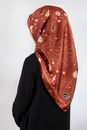 Twill Galaksi Desenli Taba Renkli 90x90 Eşarp (İpek İçermez) Dikim Şekli : El Dikişi