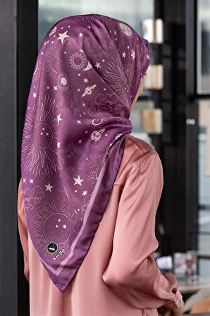Twill Galaksi Desenli Lila Renkli 90x90 Eşarp (İpek İçermez) Dikim Şekli : El Dikişi